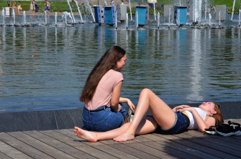 Летом 2024 года на территории России была зафиксирована необычно высокая температура, которая стала причиной экстремальной жары. По данным статистики, ежегодно более 150 тысяч человек умирают от высоких температур, и в этот год ситуация стала особенно опасной.